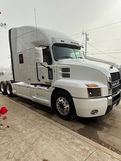 2023 MACK ANTHEM SLEEPER for sale at KING TRUCK TRAILER SALES in Bakersfield, CA