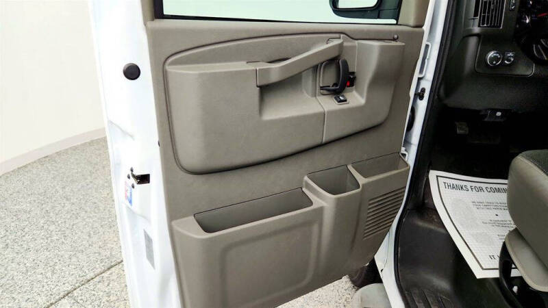 2025 Chevrolet Express 2500