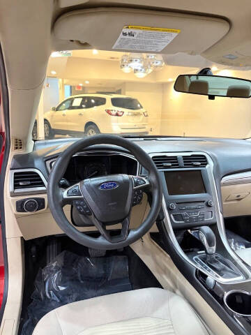 2016 Ford Fusion SE