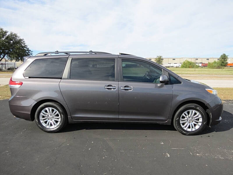 2012 Toyota Sienna