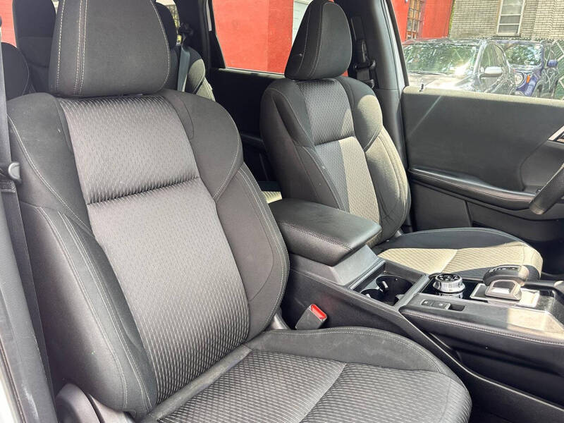 2022 Mitsubishi Outlander ES