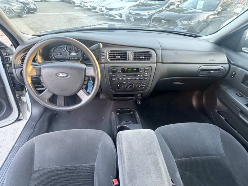 2007 Ford Taurus SE