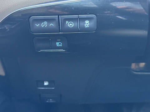 2021 Toyota Prius LE