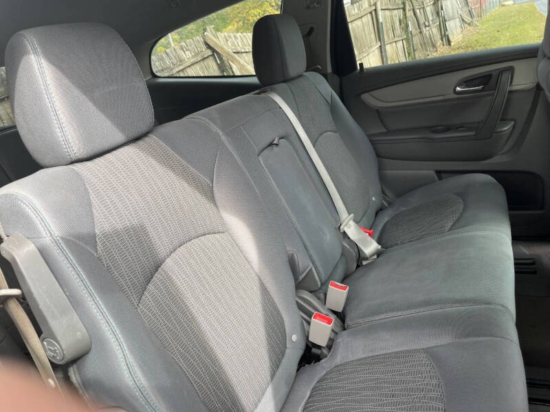 2017 Chevrolet Traverse LS