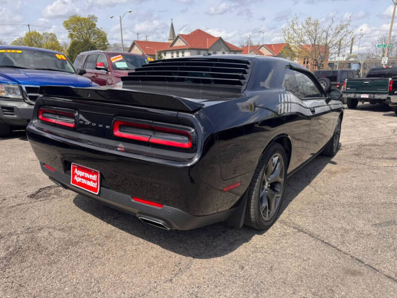 2015 Dodge Challenger SXT
