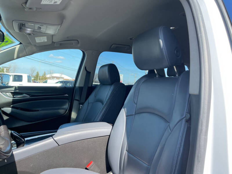 2020 Buick Enclave Essence