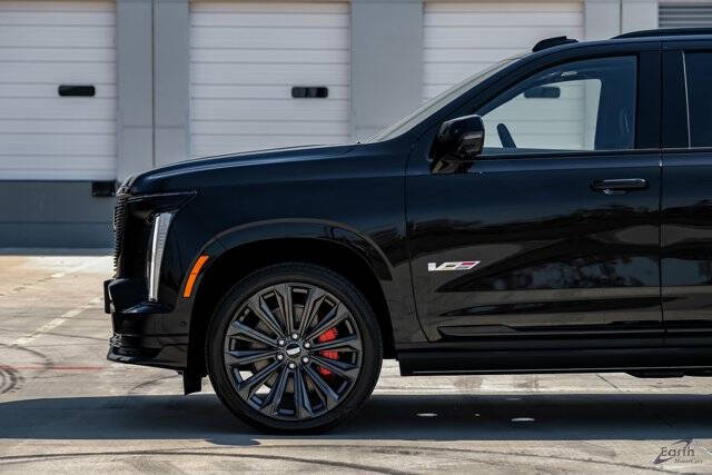 2025 Cadillac Escalade-V