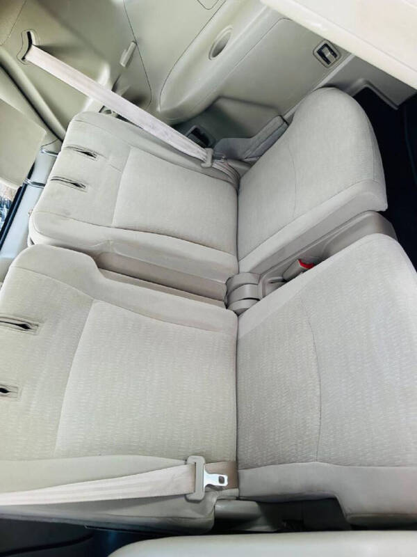 2012 Toyota Highlander Base photo 17