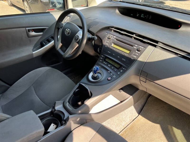 2011 Toyota Prius II photo 21