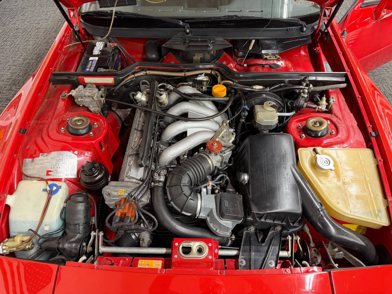 1984 Porsche 944 42
