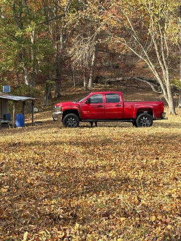 2007 Chevrolet Silverado 2500HD for sale at WINNERS CIRCLE AUTO EXCHANGE in Ashland KY