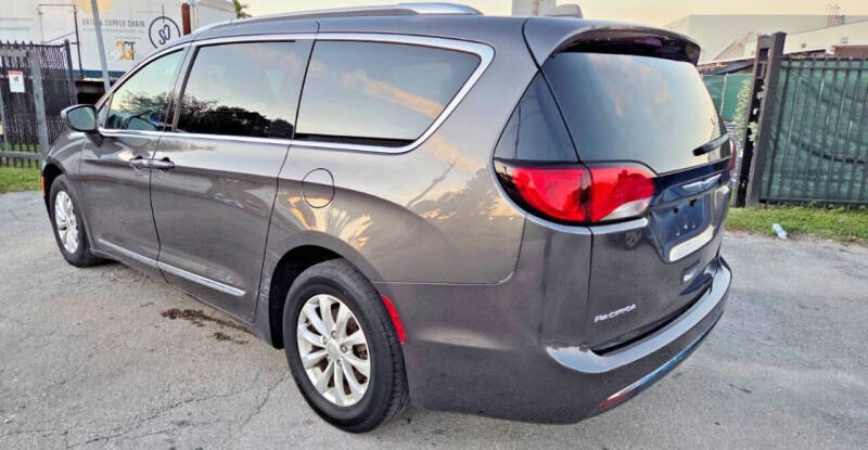 2019 Chrysler Pacifica Touring L