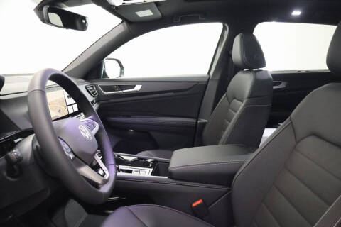 2026 Volkswagen Atlas Cross Sport SEL R-Line Black 4Motion