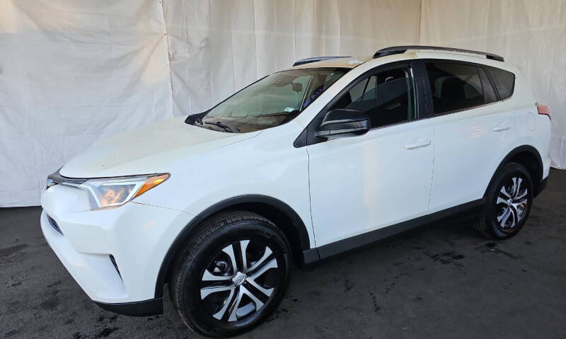 2018 Toyota RAV4 LE photo 10