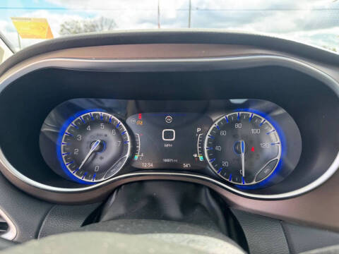 2017 Chrysler Pacifica Touring-L Plus