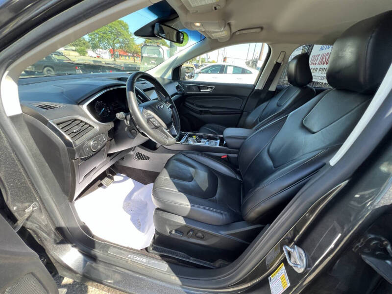 2020 Ford Edge Titanium