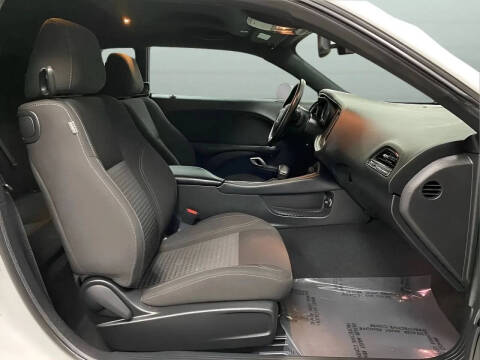 2021 Dodge Challenger SXT