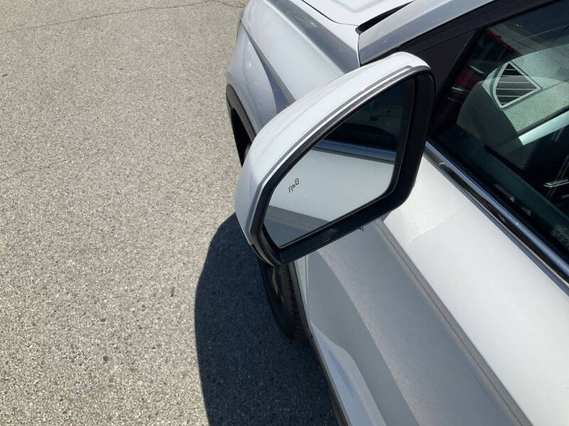 2024 Volkswagen Taos SE