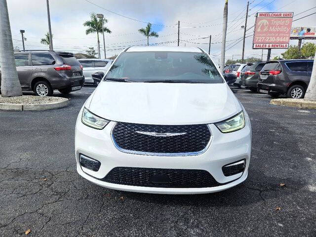 2024 Chrysler Pacifica Touring