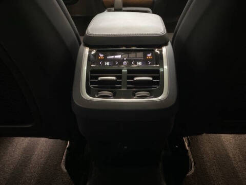 2025 Volvo XC90 B6 Plus Bright Theme 7P