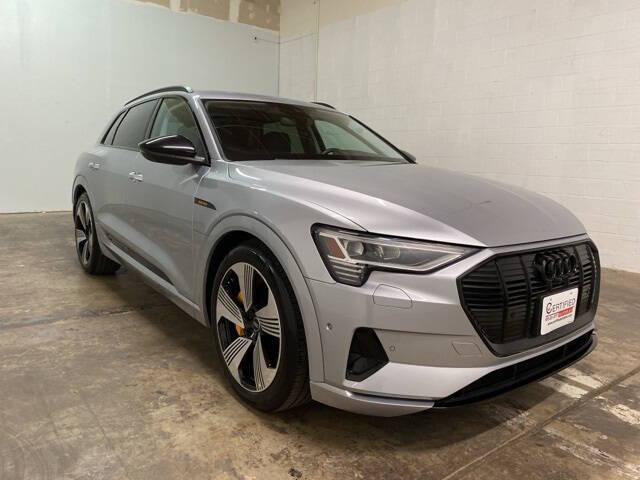 2023 Audi e-tron quattro Premium Plus