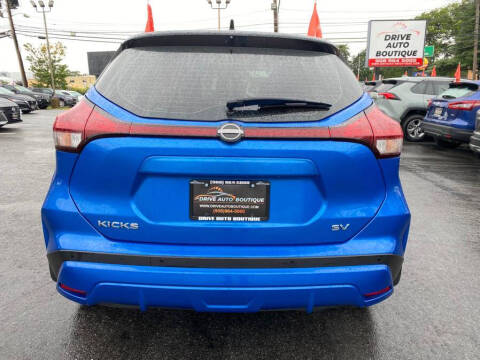 2023 Nissan Kicks SV