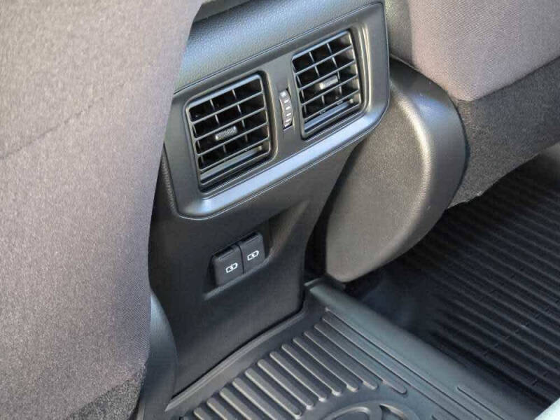 2025 Toyota RAV4 Plug-in Hybrid SE