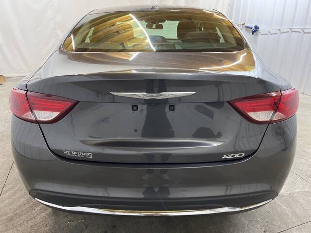 2015 Chrysler 200 Limited
