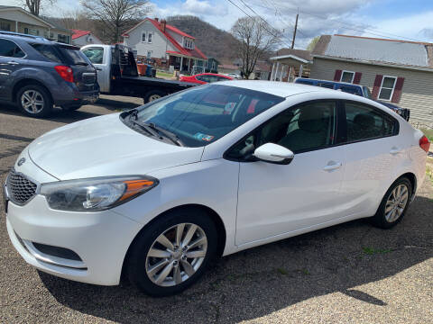 2015 Kia Forte for sale at MYERS PRE OWNED AUTOS & POWERSPORTS in Paden City WV