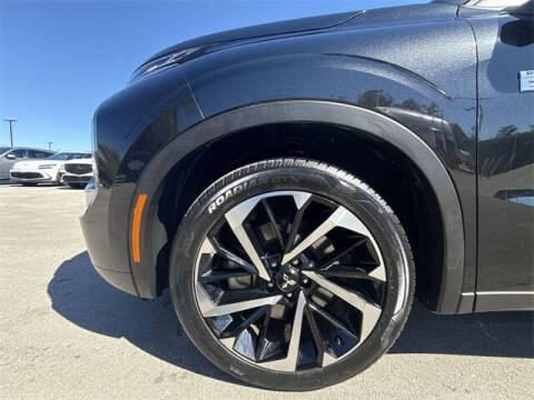 2023 Mitsubishi Outlander PHEV SE