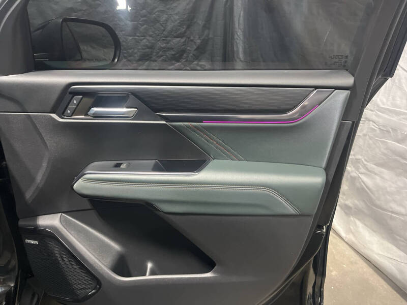 2024 GMC Acadia AT4