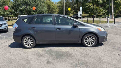 2013 Toyota Prius v Five
