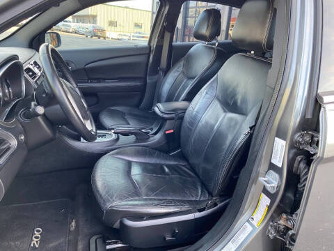 2013 Chrysler 200 Limited