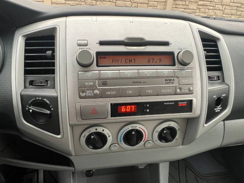 2011 Toyota Tacoma Base photo 23