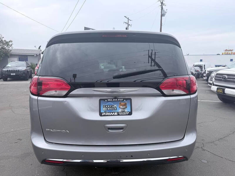 2017 Chrysler Pacifica Touring-L