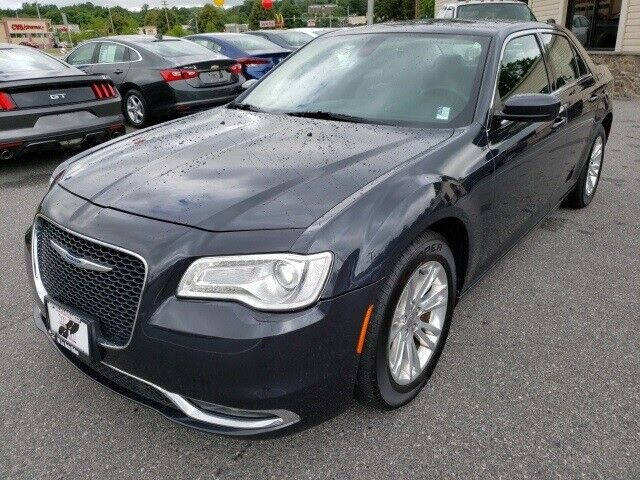 2017 Chrysler 300 Limited