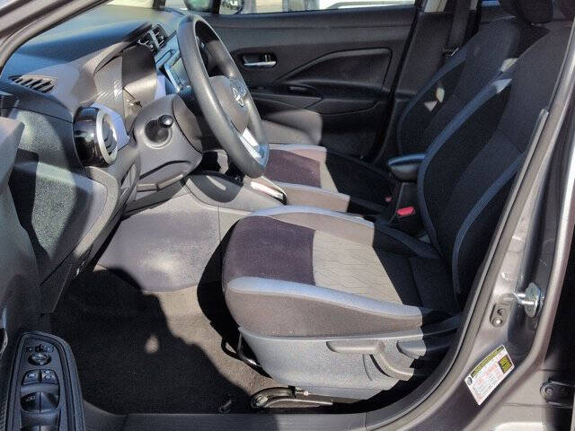 2023 Nissan Versa SV