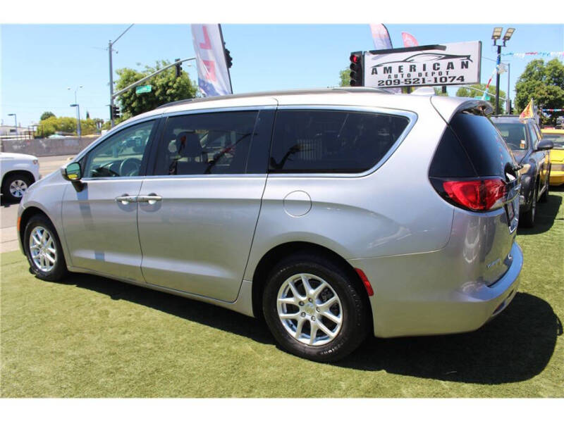 2020 Chrysler Voyager LXi
