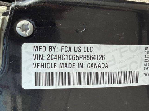 2023 Chrysler Voyager LX
