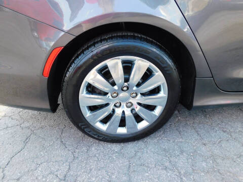 2015 Chrysler 200 LX