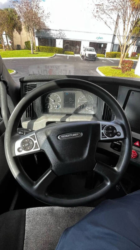 2020 Freightliner Cascadia