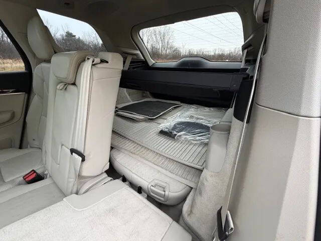 2016 Volvo XC90 T6 Momentum