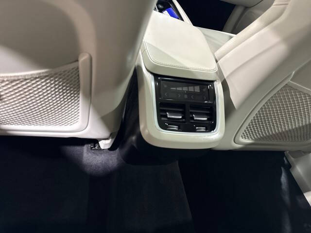 2023 Volvo XC90 B6 Plus Bright Theme 7P