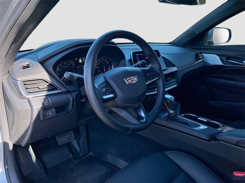 2025 Cadillac CT4 Luxury