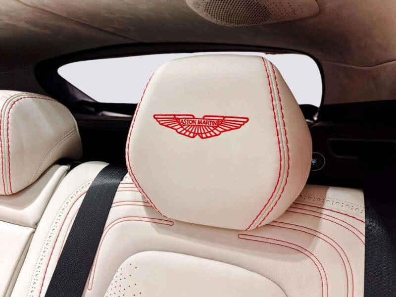 2021 Aston Martin DBX