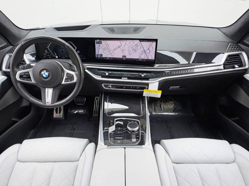 2023 BMW X7 xDrive40i