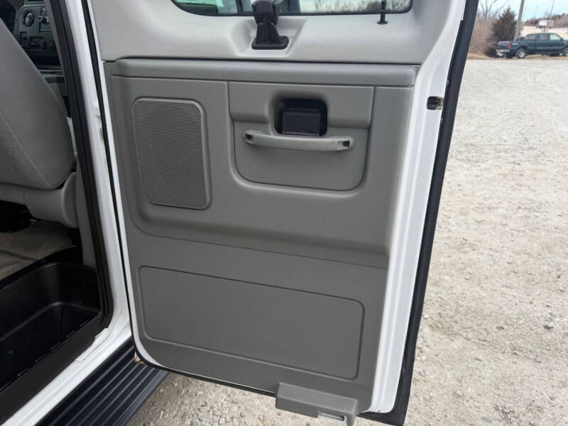 2013 Ford E-Series E-350 SD XLT