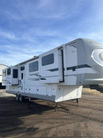 2021 Forest River River Ranch CMF390RL