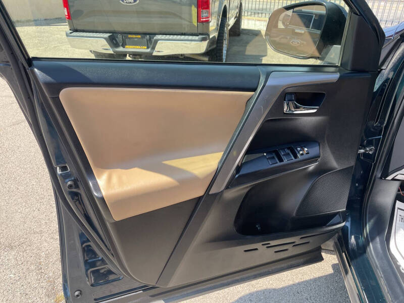 2017 Toyota RAV4 XLE