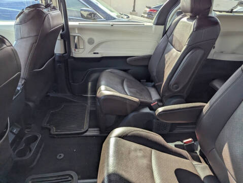 2021 Toyota Sienna Platinum 7-Passenger